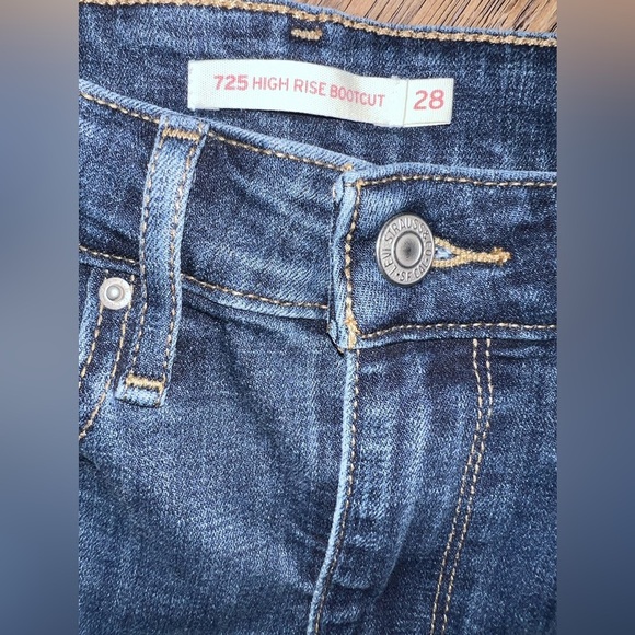 Levi’s 725 High-Rise Bootcut Jean Dark Wash Size 28 - Picture 7 of 7